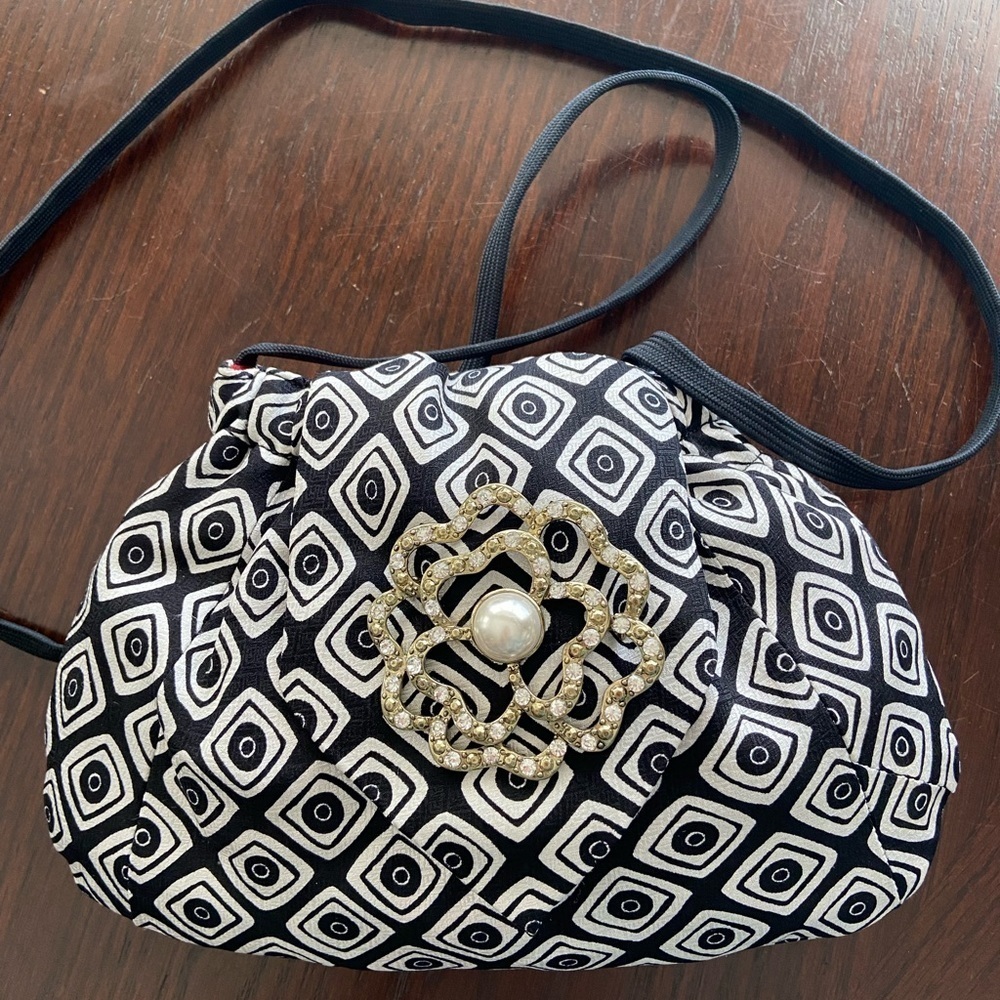 🖤 ALBERT NIPON Black & White Silk Geometric Patterned Evening Bag with Brooch